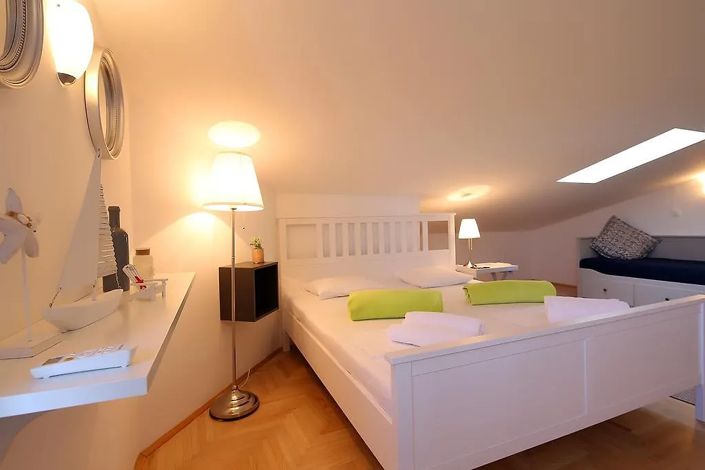 Apartments Papalinna By Moro Malinska Croatia