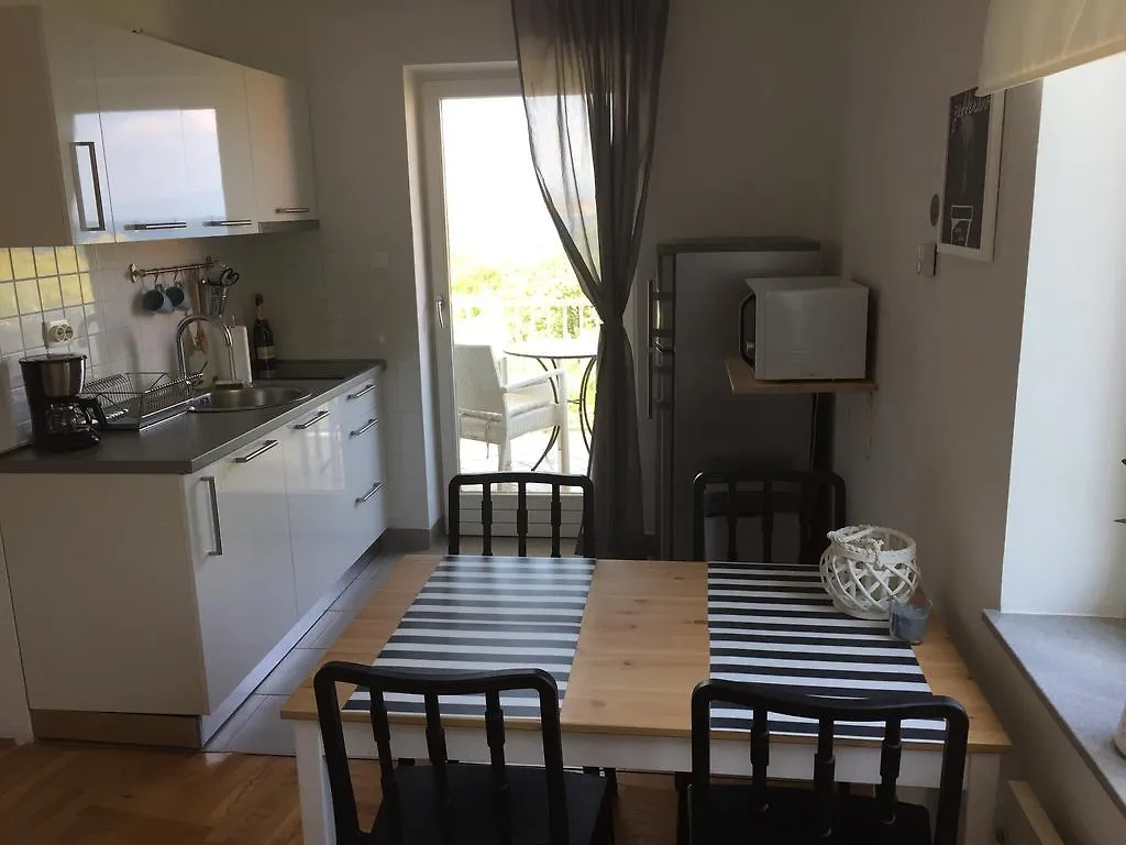 Apartments Papalinna By Moro Malinska